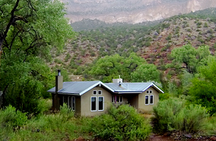 Dragonfly Cottage at Desert Willow Bed and Breakfast