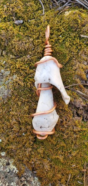 Bimini Conch & Copper Wire Wrap - Moss